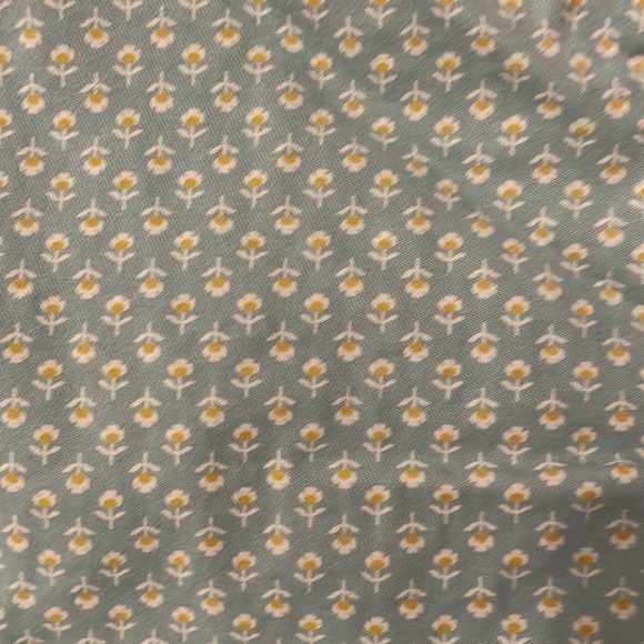 Old navy size 10 shorts. Worn once. Light teal and yellow - Picture 2 of 3